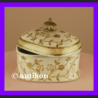 Przepiękna porcelanowa cukierniczka Przepiękna porcelanowa cukierniczka