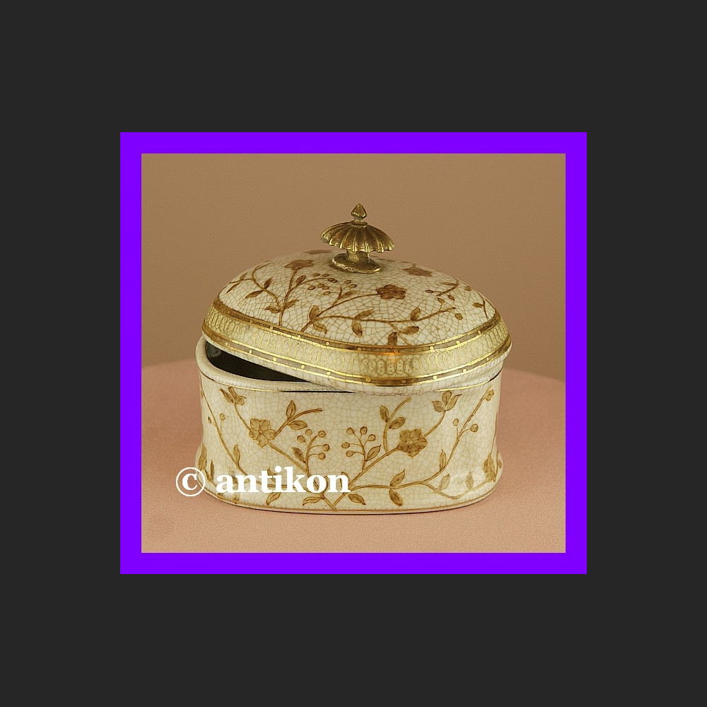 Przepiękna porcelanowa cukierniczka Przepiękna porcelanowa cukierniczka