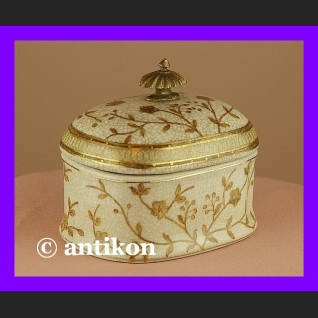 Przepiękna porcelanowa cukierniczka Przepiękna porcelanowa cukierniczka