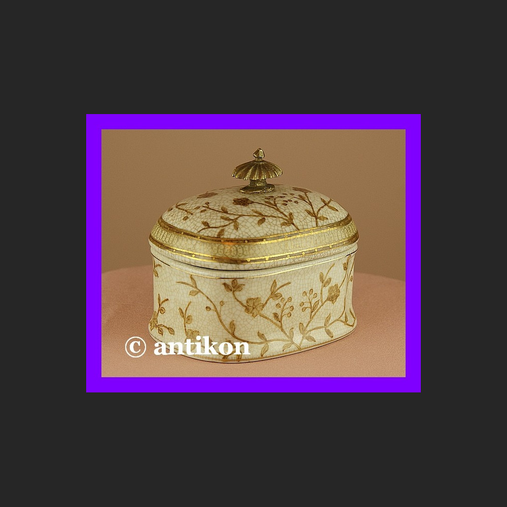 Przepiękna porcelanowa cukierniczka Przepiękna porcelanowa cukierniczka