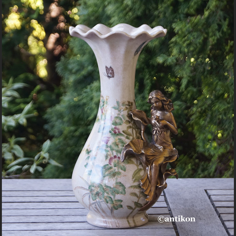 Wazon z nimfą secesyjny porcelana z brązem 