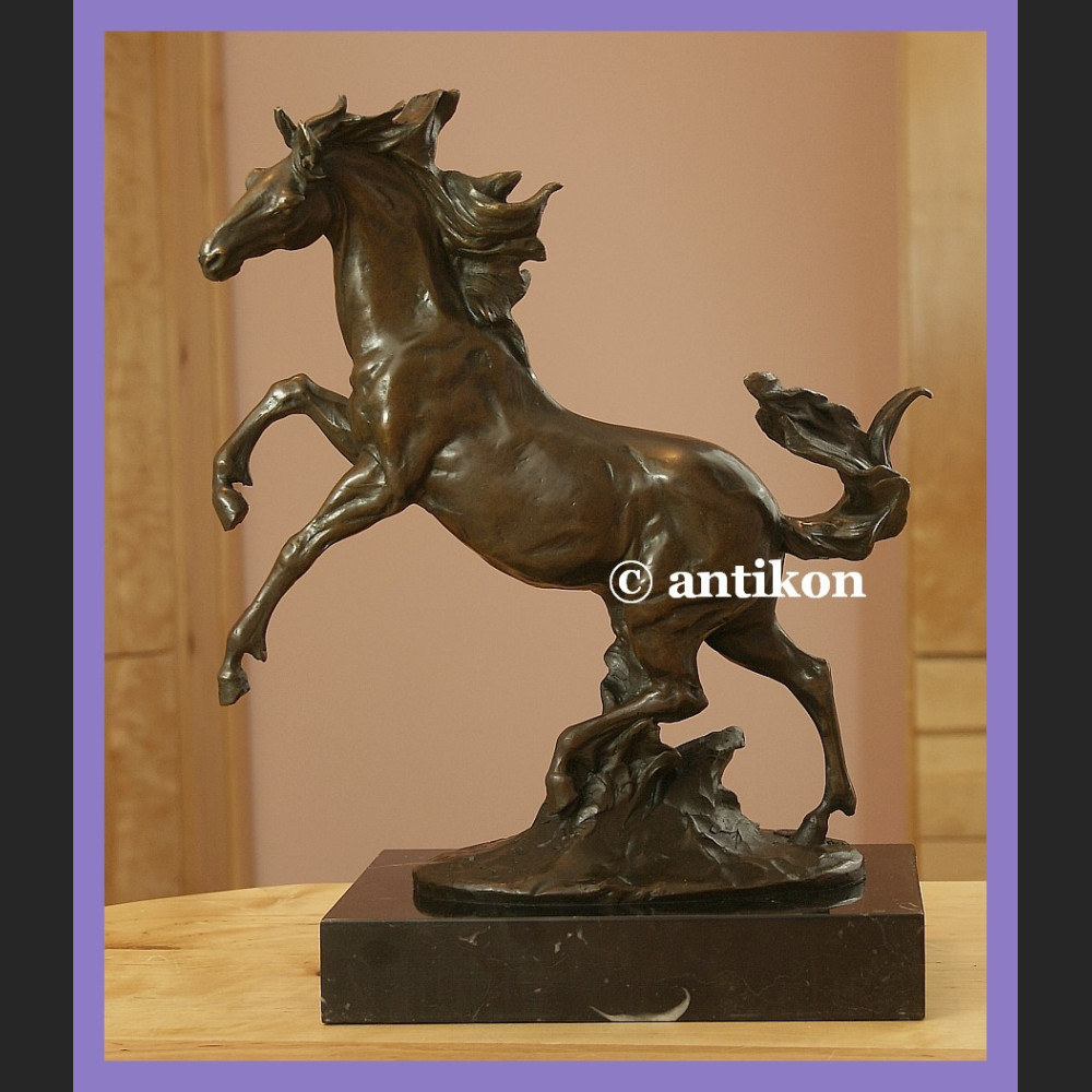 Duży gabinetowy brąz sygnowana rzeźba świetny koń piękny rumak