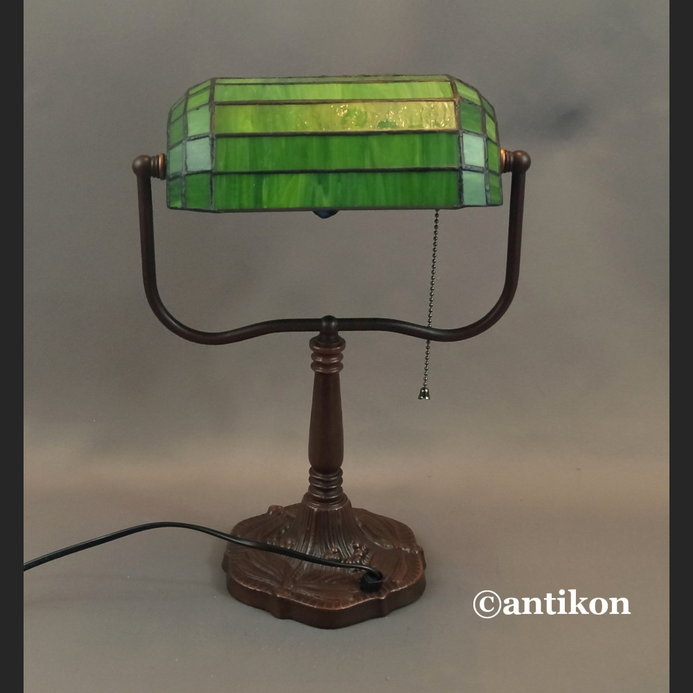 Lampa bankierka zielona witrażowa z ważką Lampa bankierka zielona witrażowa z ważką