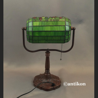 Lampa bankierka zielona witrażowa z ważką Lampa bankierka zielona witrażowa z ważką