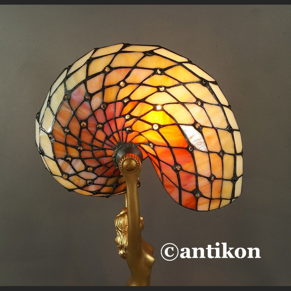 Lampa Nautilus witrażowa secesyjna w stylu Tiffany 