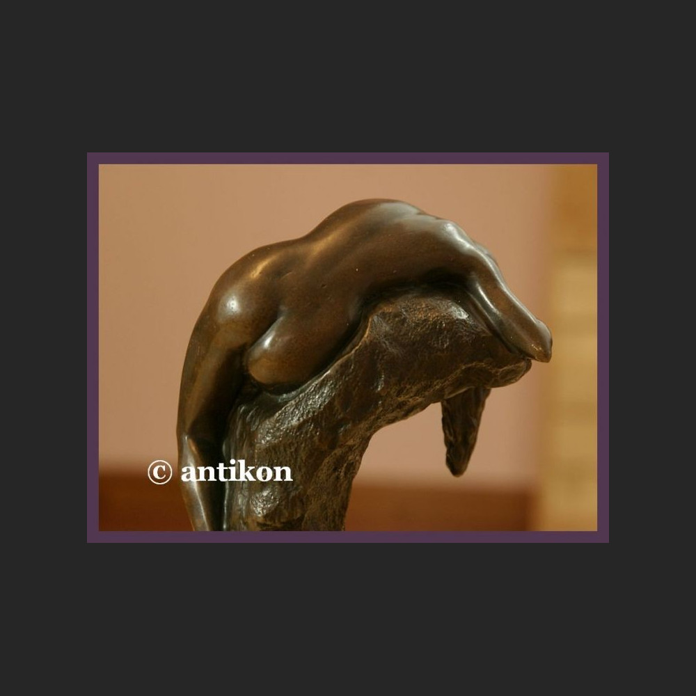 Figurka z brązu piękny akt kobiety rzeźba Art Deco 