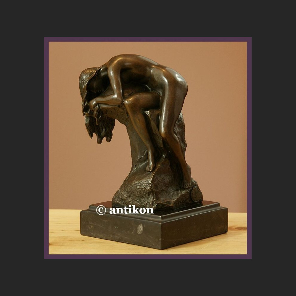 Figurka z brązu piękny akt kobiety Art Deco Figurka z brązu piękny akt kobiety Art Deco