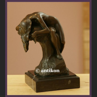 Figurka z brązu piękny akt kobiety rzeźba Art Deco 