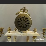 Zegar kominkowy antyk marmurowy ze świecznikami Francja