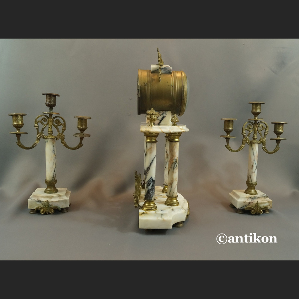 Zegar kominkowy antyk marmurowy ze świecznikami Francja 