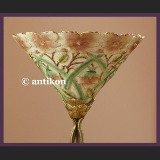 Scesyjna kwiatowa patera cudo