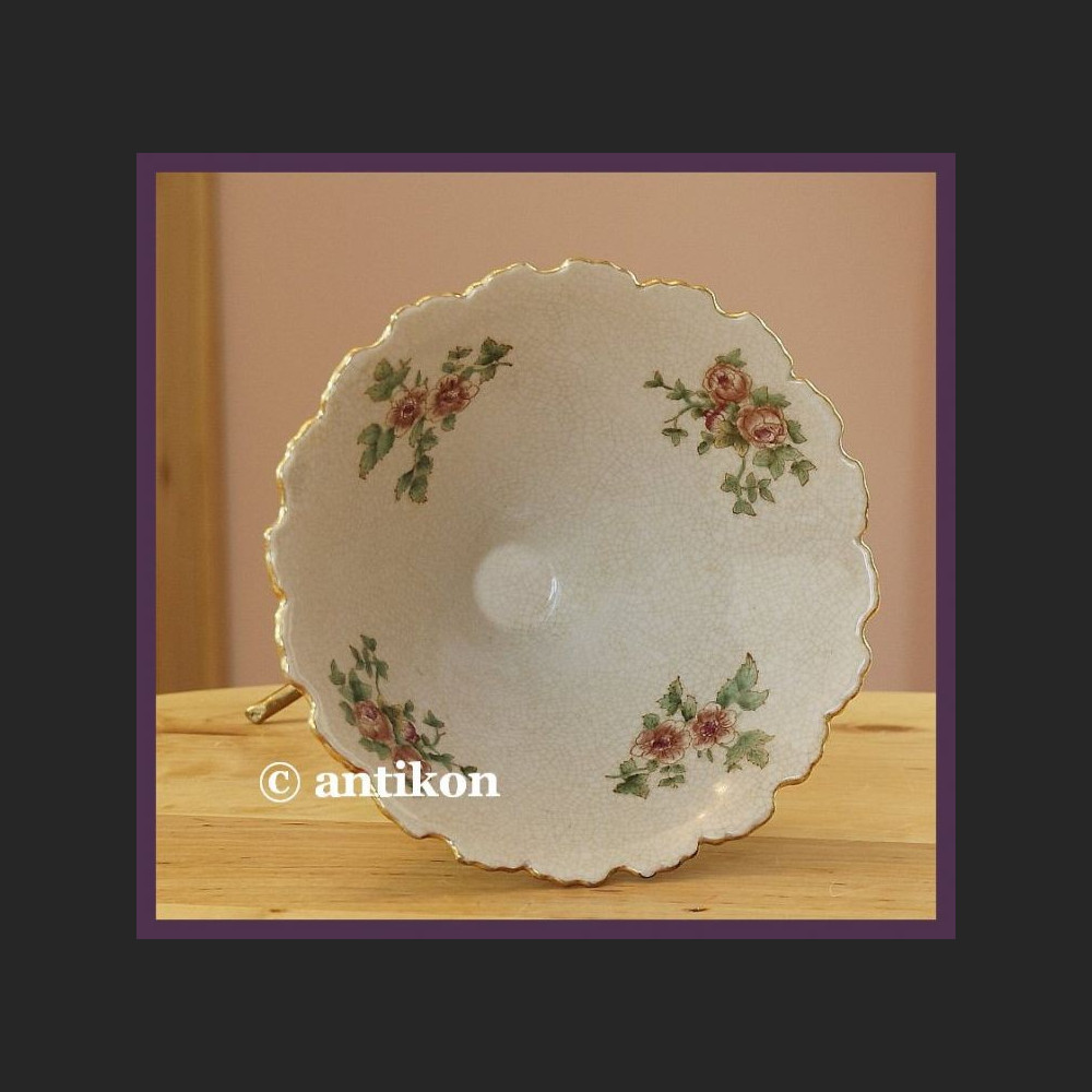 Scesyjna kwiatowa patera cudo