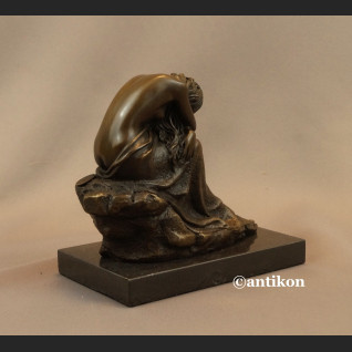 Rzeźba Art Deco Figurka z brązu piękny akt kobiety Rzeźba Art Deco Figurka z brązu piękny akt kobiety