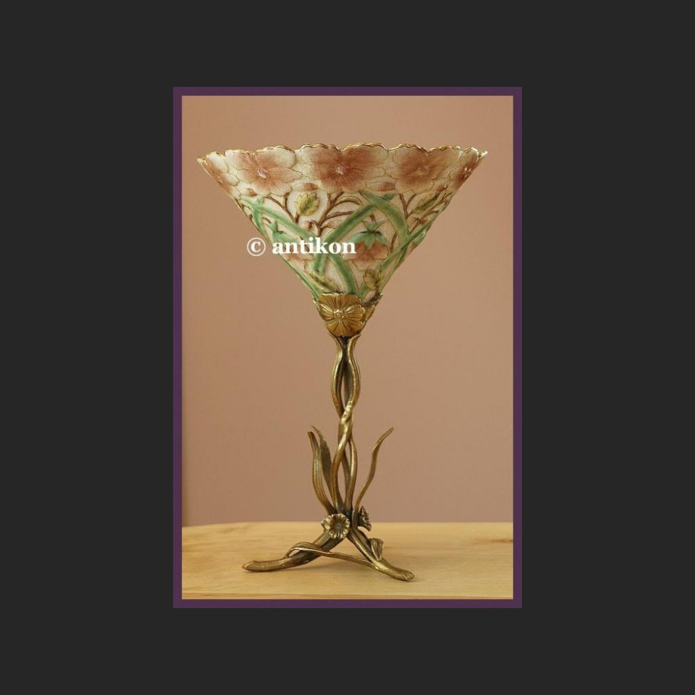 Scesyjna kwiatowa patera cudo