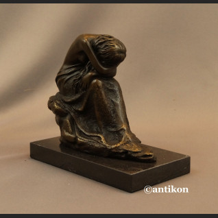 Rzeźba Art Deco Figurka z brązu piękny akt kobiety Rzeźba Art Deco Figurka z brązu piękny akt kobiety