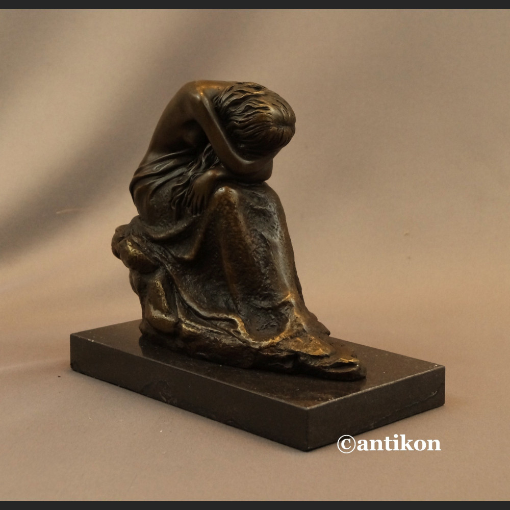 Rzeźba Art Deco Figurka z brązu piękny akt kobiety Rzeźba Art Deco Figurka z brązu piękny akt kobiety