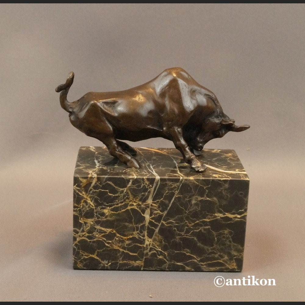 Byk z Wall Street rzeźba luksusowy prezent dla managera 