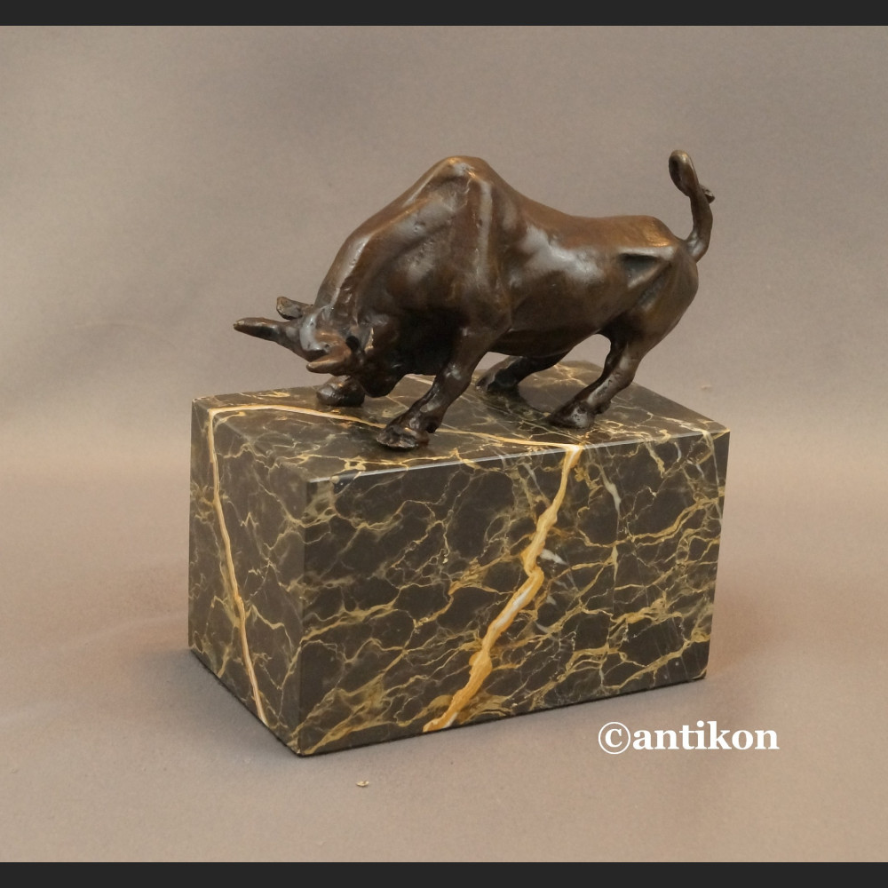 Byk z Wall Street rzeźba luksusowy prezent dla managera 