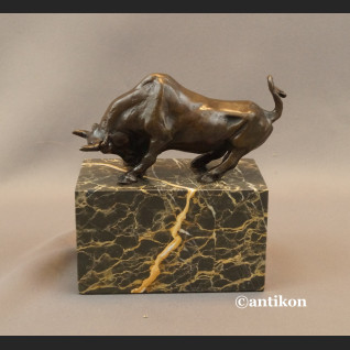 Byk z Wall Street rzeźba luksusowy prezent dla managera 