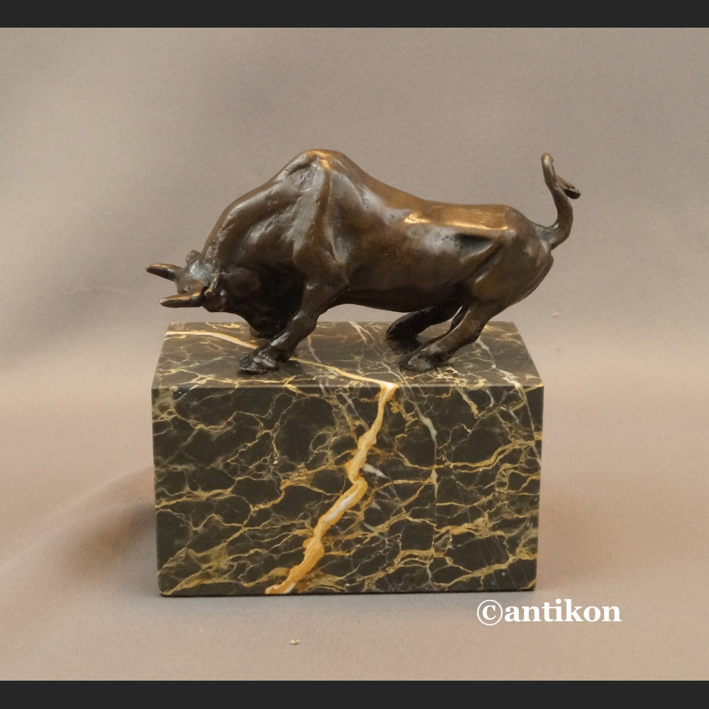 Byk z Wall Street rzeźba luksusowy prezent dla managera 