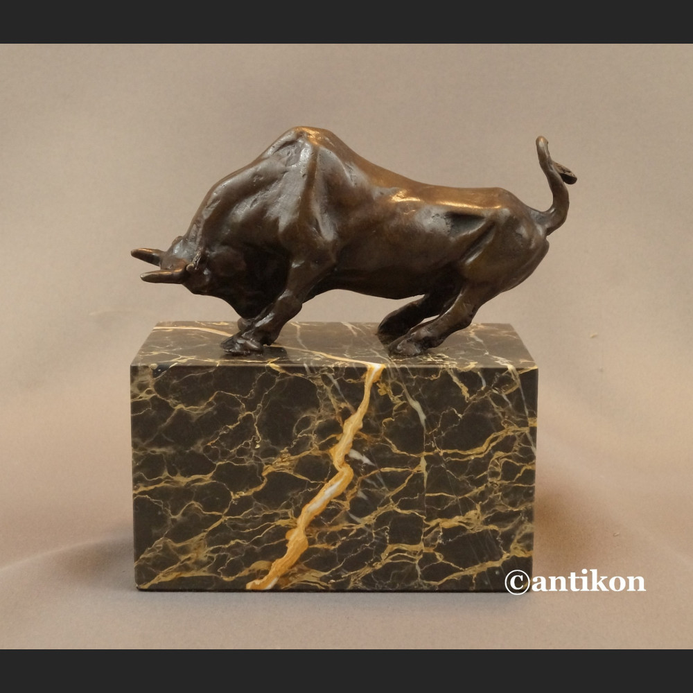 Byk z Wall Street rzeźba luksusowy prezent dla managera 