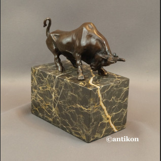 Byk z Wall Street rzeźba luksusowy prezent dla managera 