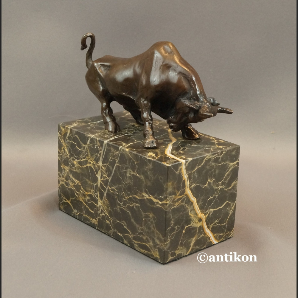 Byk z Wall Street rzeźba luksusowy prezent dla managera 