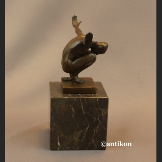 Modernistyczna rzeźba Sportowca mężczyzna Modernistyczna rzeźba Sportowca mężczyzna