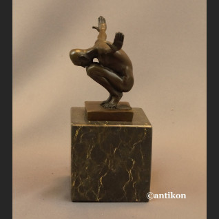 Modernistyczna rzeźba Sportowca mężczyzna Modernistyczna rzeźba Sportowca mężczyzna