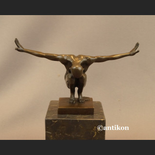 Modernistyczna rzeźba Sportowca mężczyzna Modernistyczna rzeźba Sportowca mężczyzna