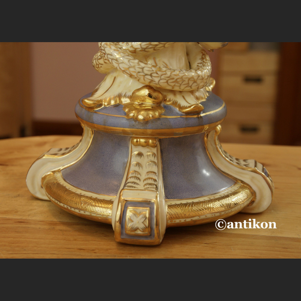 Świecznik z pięknej porcelany jak Sevres ogromny Świecznik z pięknej porcelany jak Sevres ogromny