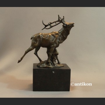 Rzeźba jelenia prezent dla myśliwego
