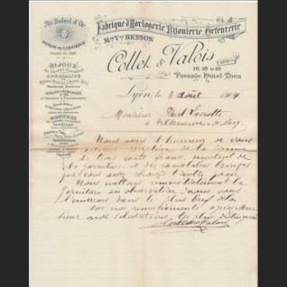 Zegar kominkowy francuski z różowego marmuru z przystawkami Zegar kominkowy francuski z różowego marmuru z przystawkami