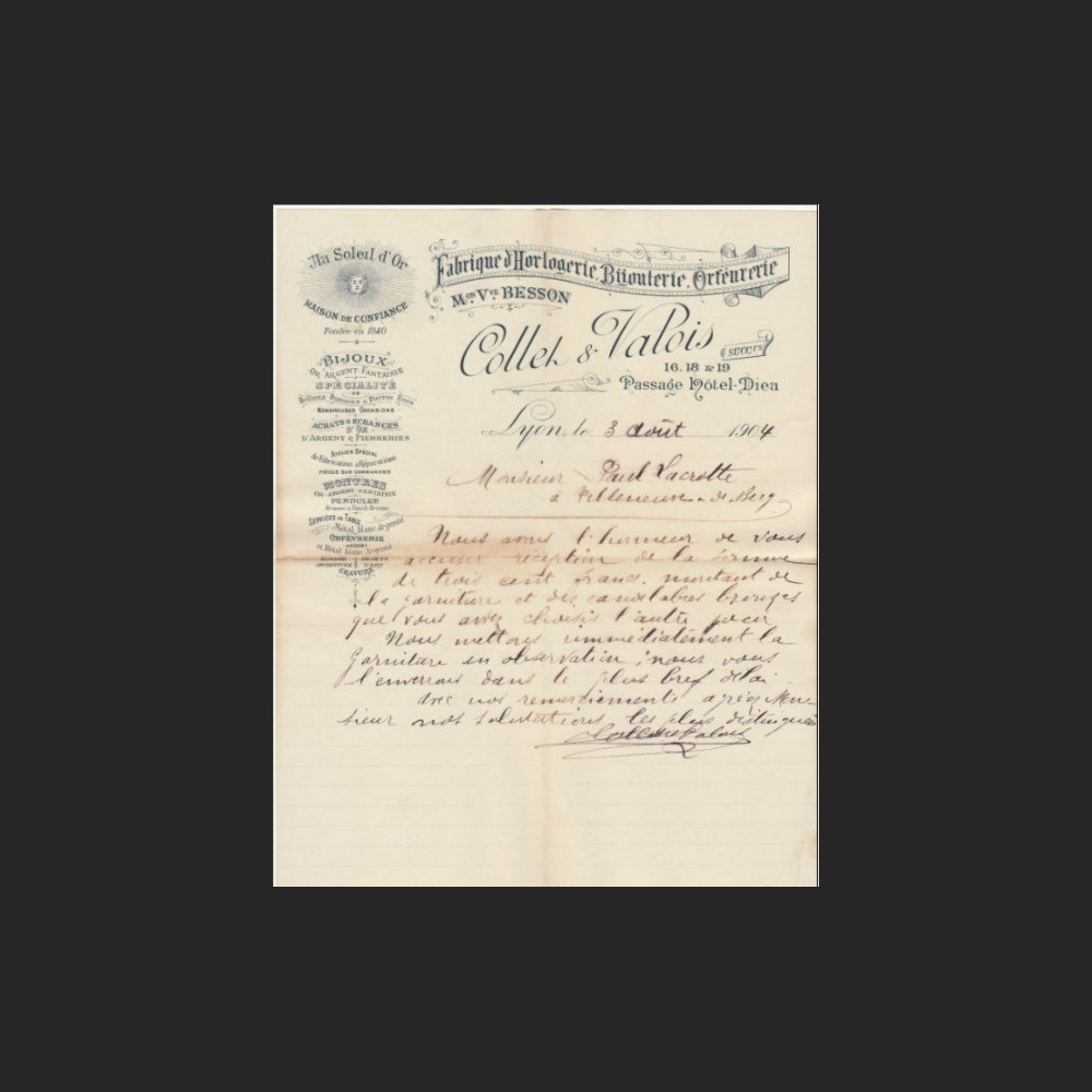 Zegar kominkowy francuski z różowego marmuru z przystawkami Zegar kominkowy francuski z różowego marmuru z przystawkami