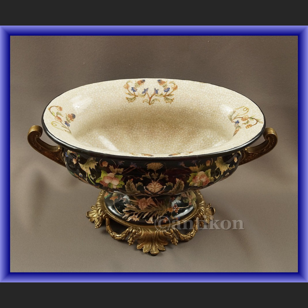 Patera porcelanowa czarna w kwiaty Patera porcelanowa czarna w kwiaty