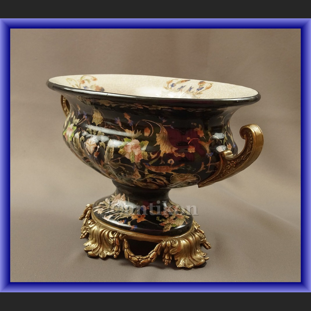 Patera porcelanowa czarna w kwiaty Patera porcelanowa czarna w kwiaty