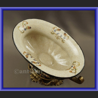 Patera porcelanowa czarna w kwiaty Patera porcelanowa czarna w kwiaty