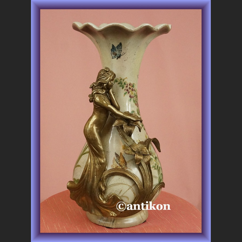 Porcelanowy wazon z elfem porcelana z brązem 