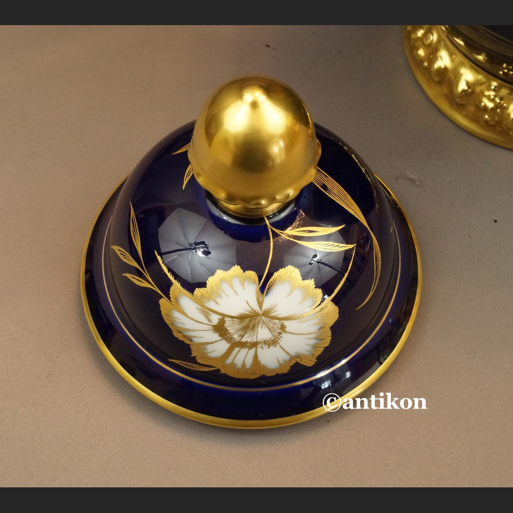Wazon Rosenthal z pokrywą kobaltowy granat w kwiaty Wazon Rosenthal z pokrywą kobaltowy granat w kwiaty