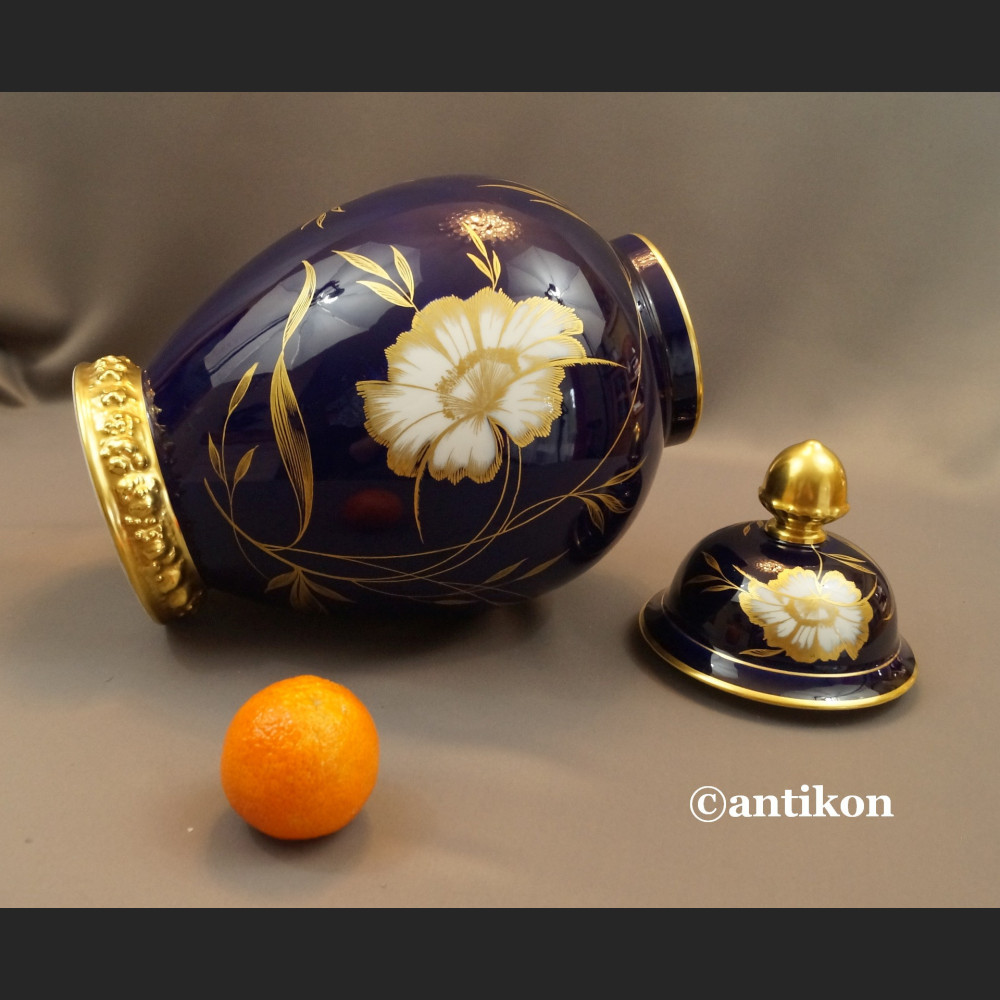 Wazon Rosenthal z pokrywą kobaltowy granat w kwiaty Wazon Rosenthal z pokrywą kobaltowy granat w kwiaty