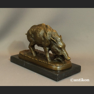 Rzeźba dzika prezent dla myśliwego 