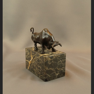 Byk giełdowy rzeźba z brązu hossa 