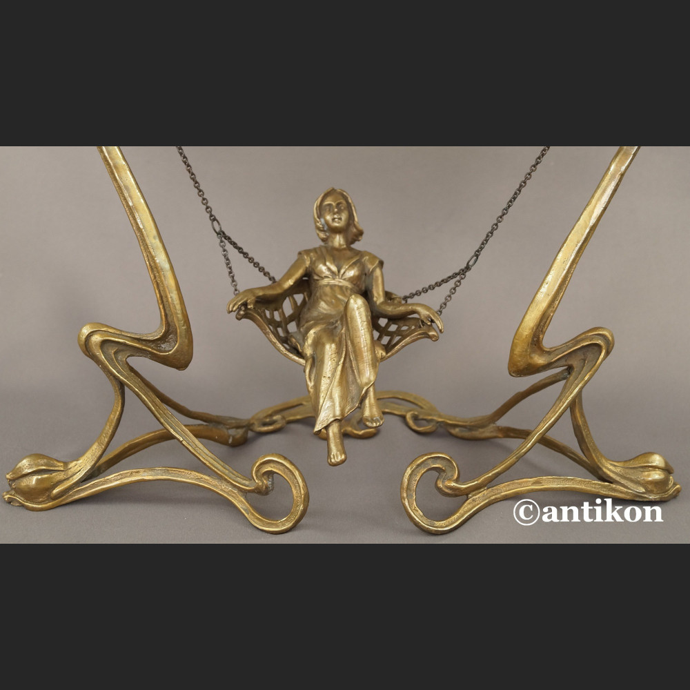 Lustro secesyjne figuralne z brązu 