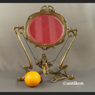 Lustro secesyjne figuralne z brązu 