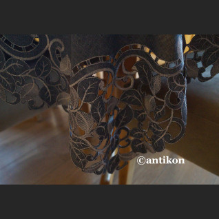 Obrus grafitowy z haftem 130 x 180  piękny