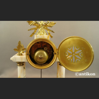 Zegar kominkowy stary francuski marmurowy Zegar kominkowy stary francuski marmurowy