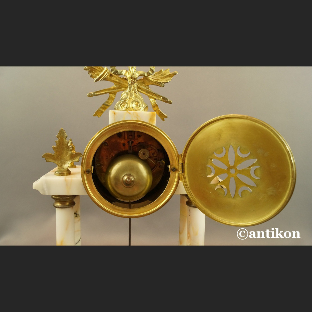 Zegar kominkowy stary francuski marmurowy Zegar kominkowy stary francuski marmurowy