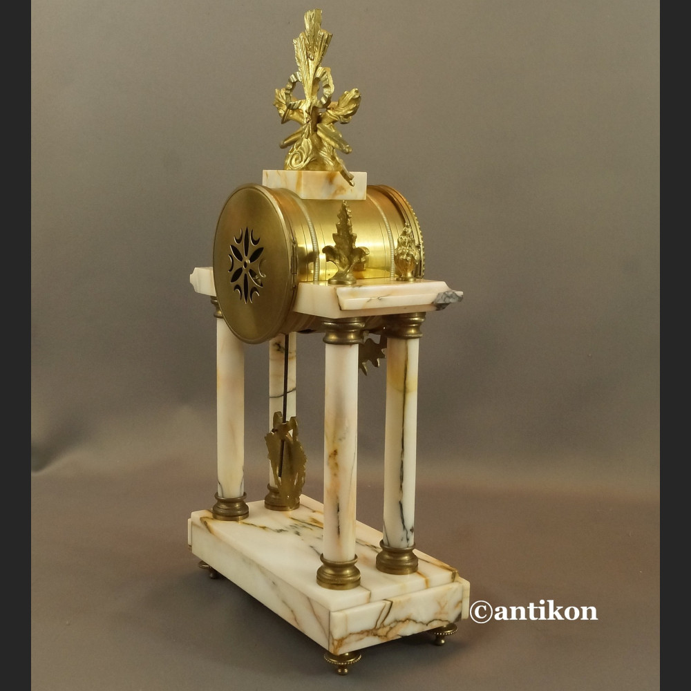 Zegar kominkowy stary francuski marmurowy Zegar kominkowy stary francuski marmurowy