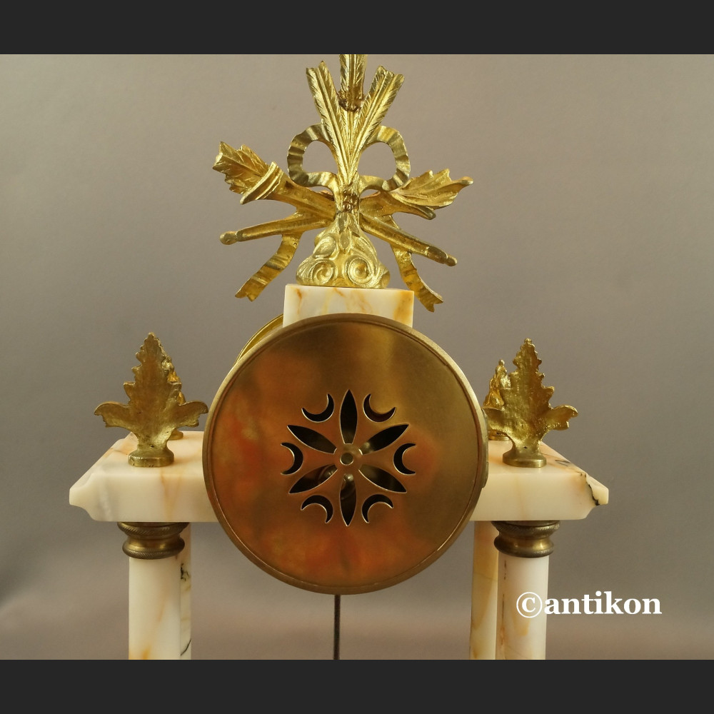 Zegar kominkowy stary francuski marmurowy Zegar kominkowy stary francuski marmurowy