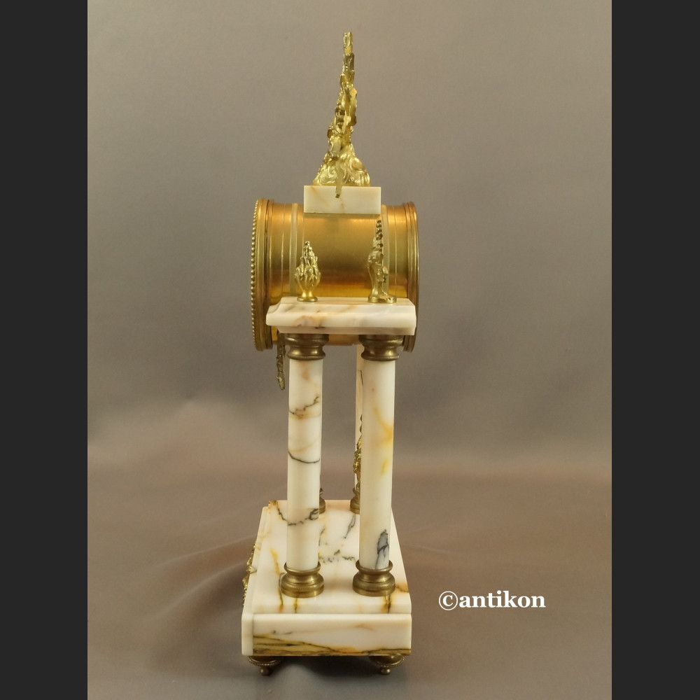 Zegar kominkowy stary francuski marmurowy Zegar kominkowy stary francuski marmurowy